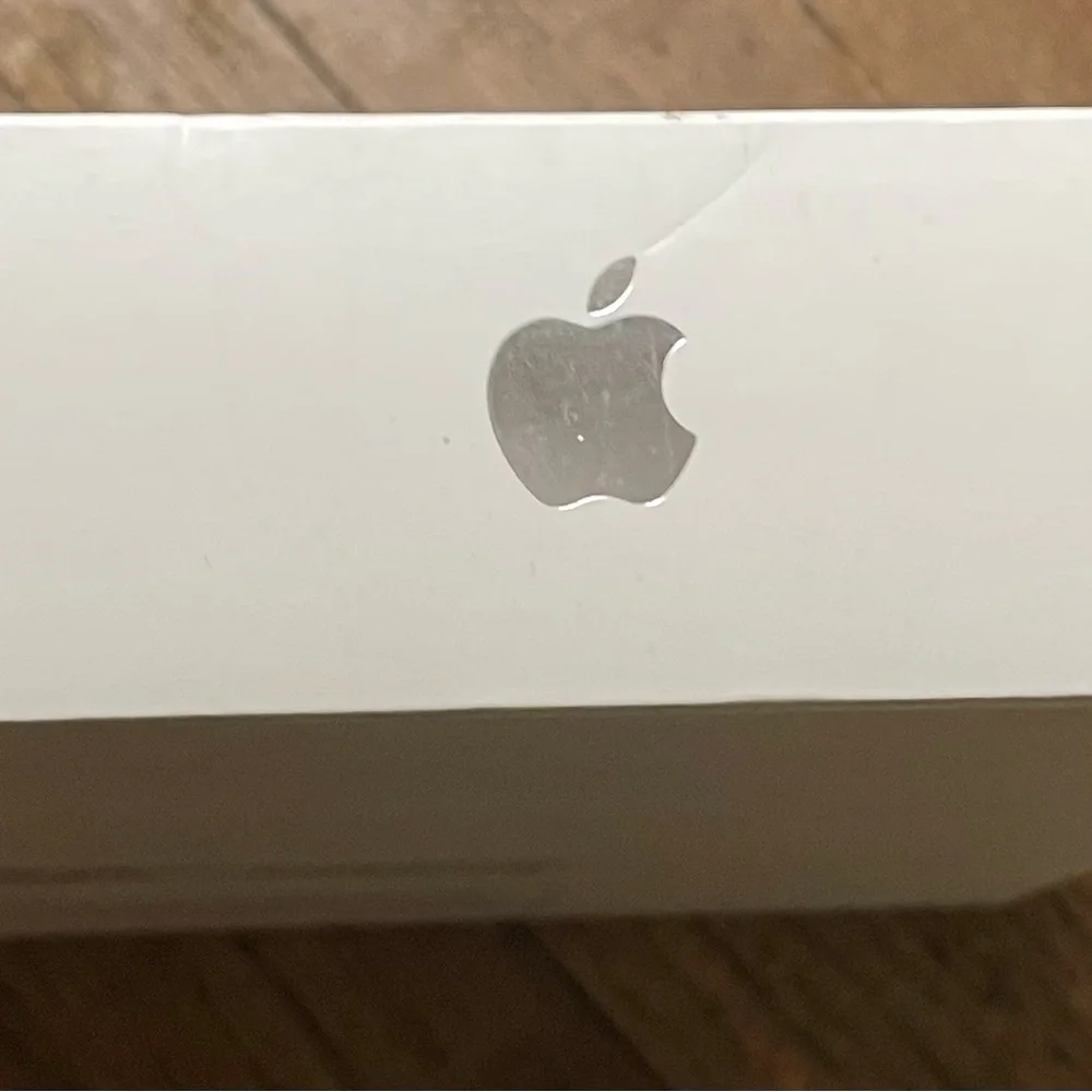 Apple White iPad Tablet - White Front, Silver Back
